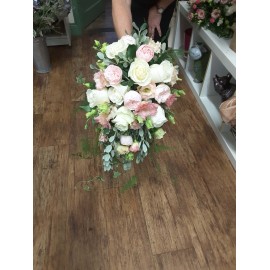 Dusky trailing bouquet