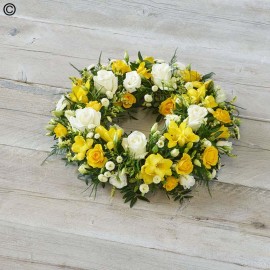 Scented yellow wreath